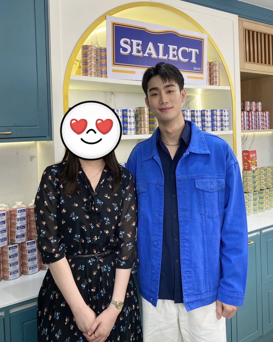 keep5tvxq_26's tweet photo. ดีใจที่ฟอสชอบ SEALECT TUNA น้า…อร่อยๆ 😋
ชอบที่ฟอสชอบทูน่าอยู่แล้ว ตอนLiveมันเลยดีมากเลย หวังว่าจะได้Liveกันอีกครั้งหน้าน้า
ป.ล.ดีใจที่ได้มีรูปคู่กับฟอสแล้ว 🥰
🧡🧡🦊
FORCE LOVE SEALECT
#SEALECTxFORCE #fforce_ https://t.co/1iufpokucH
