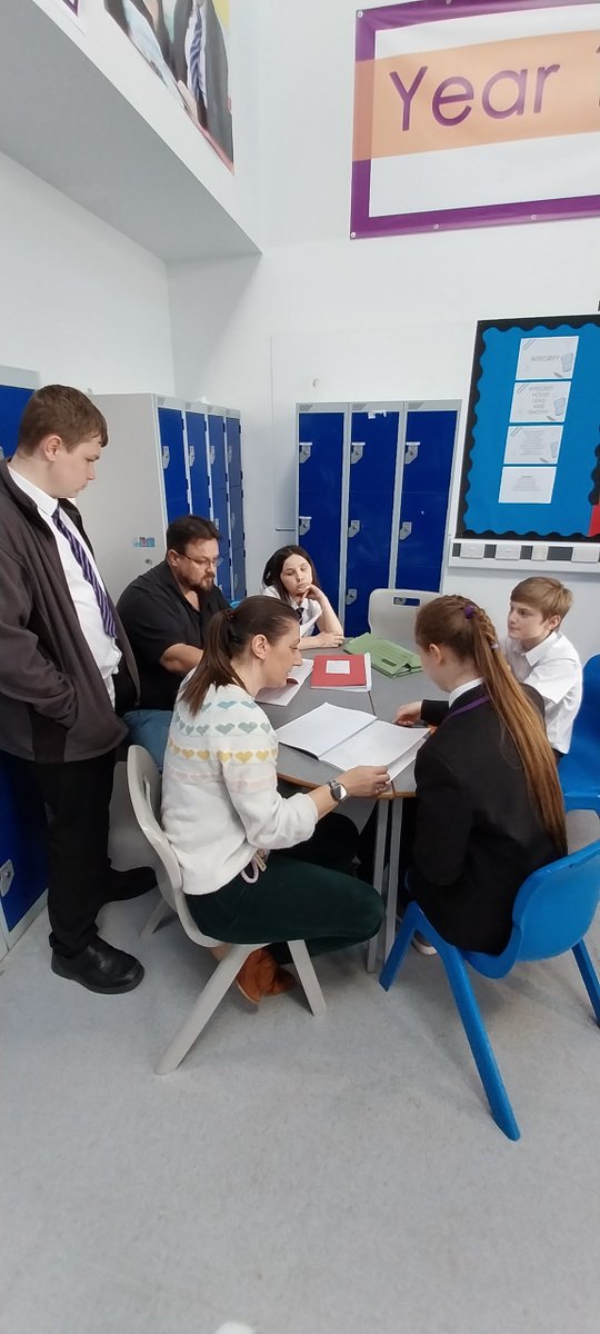 A number of students and parents attended the year 10 Booklook on Monday afternoon. It was great to see and hear to the positive conversations students were having around explaining their amazing work.