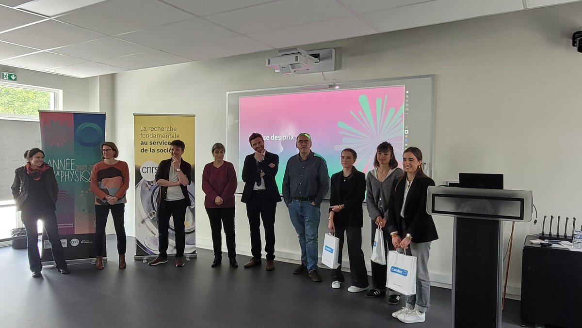 #AnnéePhysique | 👏 Félicitations au Lycée Philippe Cousteau de St-André de Cubzac qui remporte la finale du concours ' Physique étonnante pour un Grand Oral percutant '! Bravo à elles et merci à tous les participants pour cette journée exceptionnelle !🎉