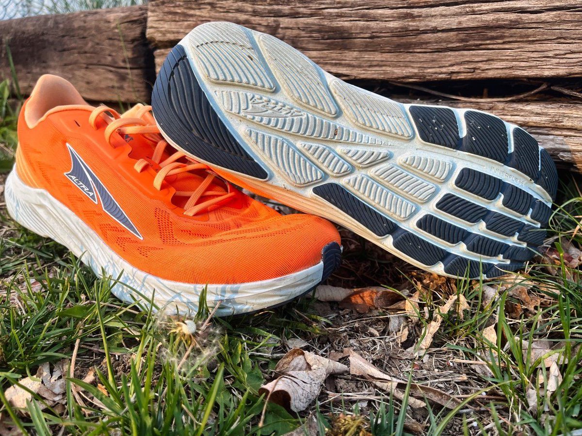 The Altra Rivera 4 is a versatile daily trainer. Built with Altras trademarks (FootShape and 0 mm drop) it provides a natural and comfortable ride from start to finish. - bit.ly/3xThbNh