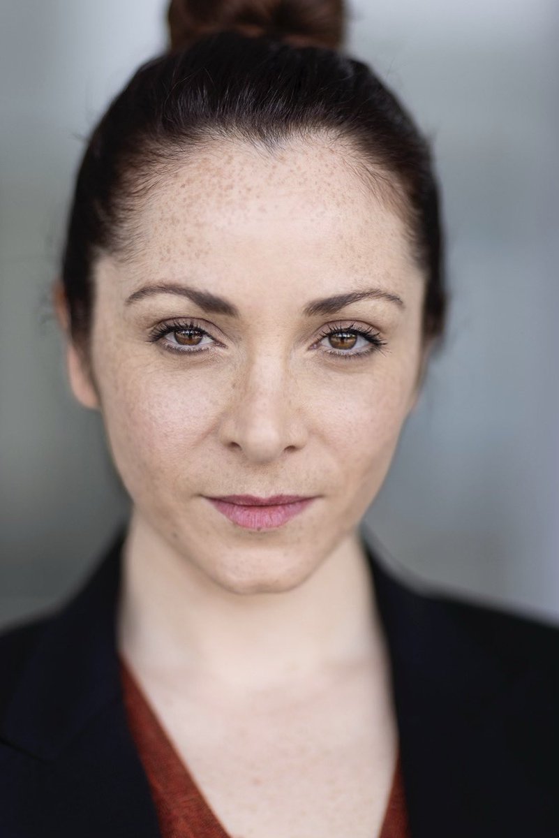 EleanorTata's tweet photo. Any #castings in need of a special agent? 😎 #headshots #castingtype #agent #detective #policecharacter #leadinglady #womanofaction #homelandfan #homelandseries #actor #londonactor #londonbasedactors #italianactor #multilingualactor https://t.co/ws8LJZLwFK
