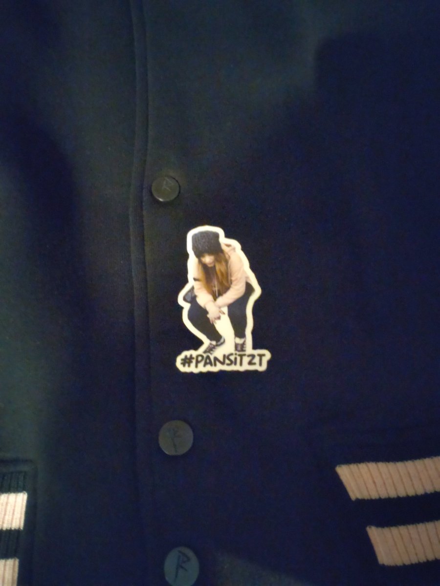 Calcifer013's tweet image. Seit heute ist der Super toller neue @xPandorya #Sakura 🌸🌸🌸 Merch vom @GrnkShop bei mir .
Die Sachen sind einfach so extem Wunderschön😍❤️😍❤️🔥😍🔥
Und einfach Super Hochwertig und Schwer 🥰😍🥰🔥🌸🌸
#PanSitzt darf natürlich nicht fehlen 
#alleLoben #PanStream #GronkhTV ...