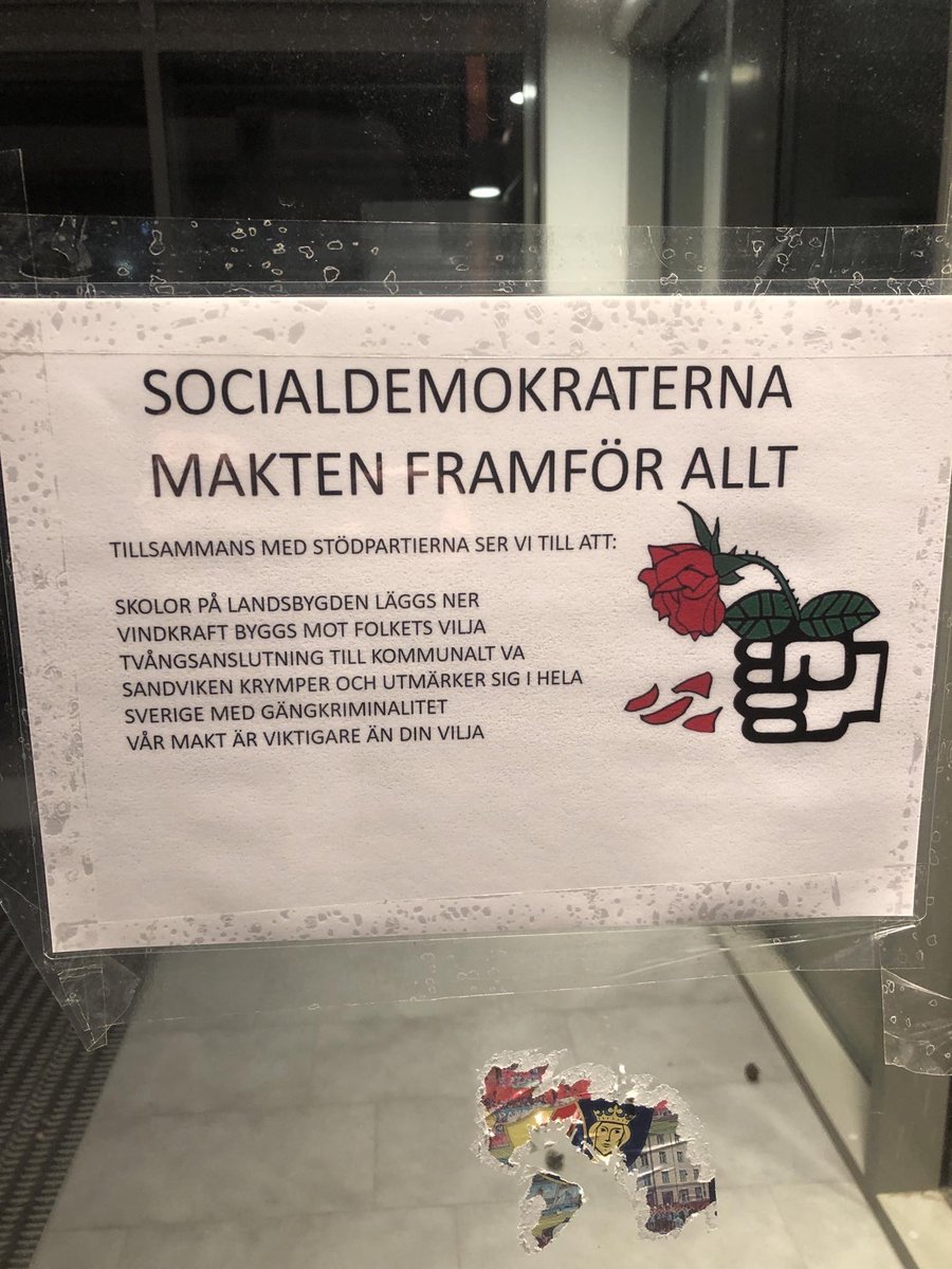 Fick bild från FB vän i Sandviken som hade sett de här affischerna uppklistrade i hela kommunen igår #svpol #sandviken #1maj