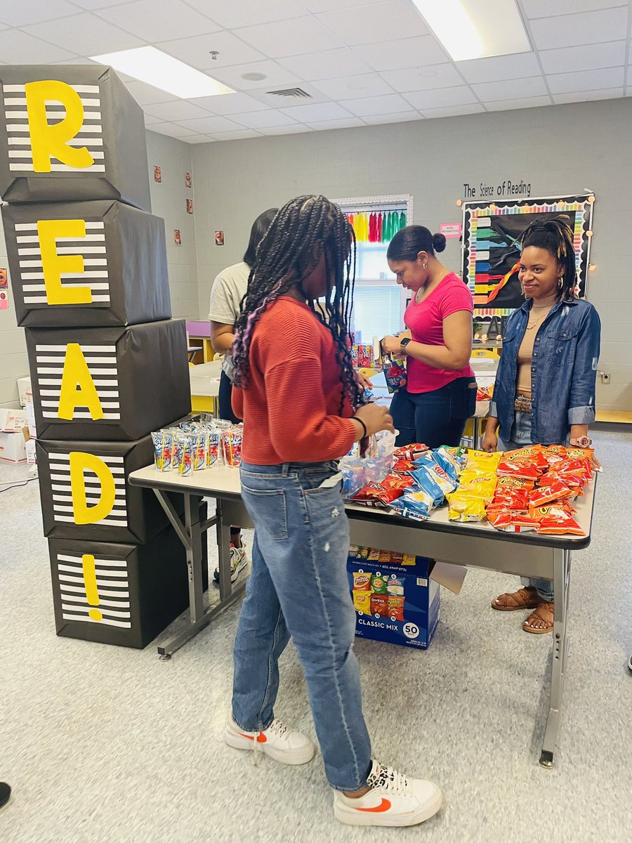 Thank you Faith Chapel for providing snacks to 3rd  grade Ss @WylamElementary during ACAP testing. We appreciate our #communitypartners! @BhamCitySchools @Alabama_Reading @faithchapelbham 
EveryChild.EveryChance.EveryDay.📚😊