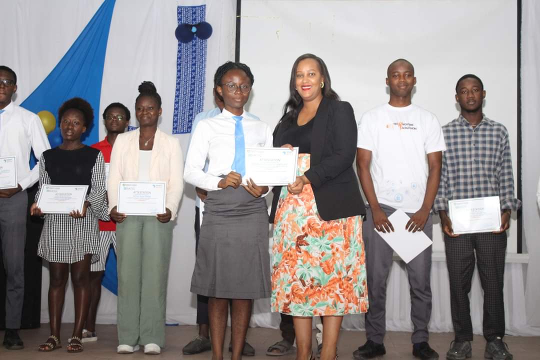 Côte d’ Ivoire : 152 étudiants de l’ Esatic reçoivent des certificats de… digitalbusiness.africa/cote-d-ivoire-… #DigitalBusinessAfrica