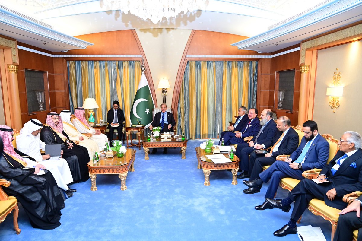 Majority Ministers of Saudi Arabia along with big companies visited Prime Minister. Focus was on enhancing B2B interactions along with major G2G opportunities. Counterpart companies are interested in Pakistan business sectors and soon inshallah a buisness delegation is coming.