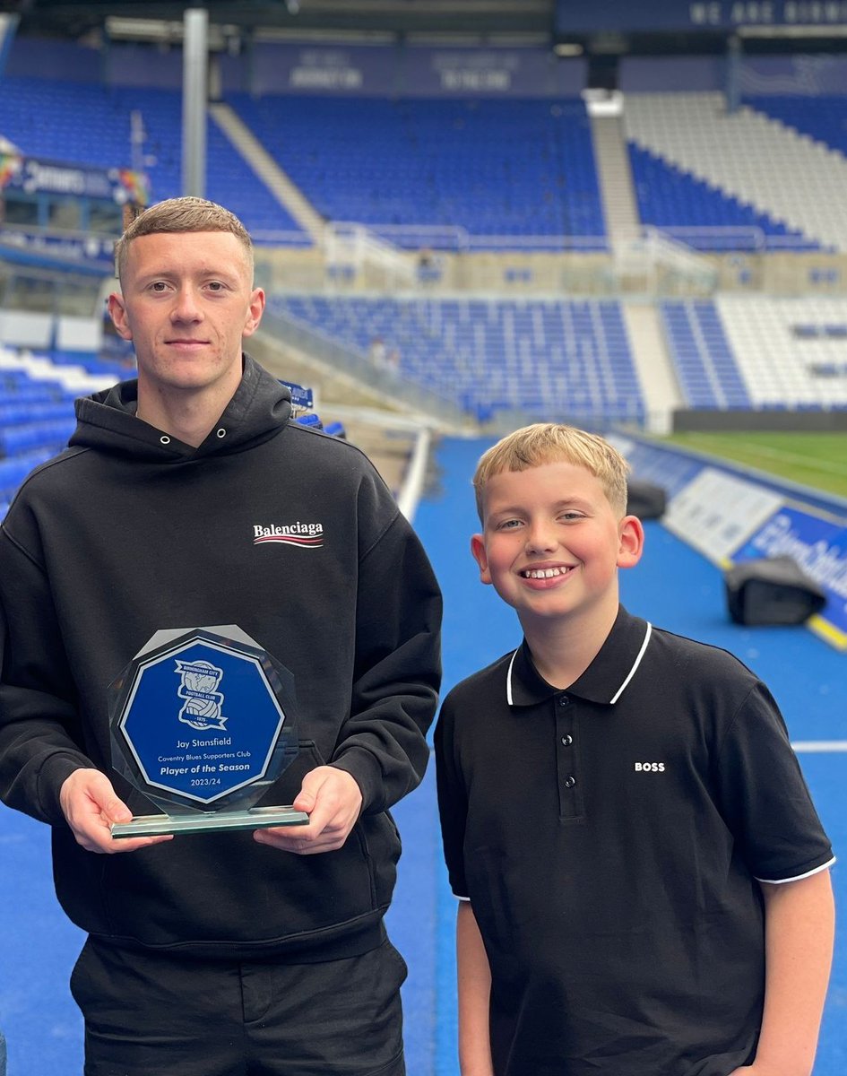 Never mind us oldies and baldies, this is what being in the OSC is all about!

One of our younger members Josh was given the afternoon of school to meet and present his hero - Jay Stansfield - with his Player of the Season Award. #BCFC #KRO #bcfcOSC 

bcfcosc.com/club/coventry-…