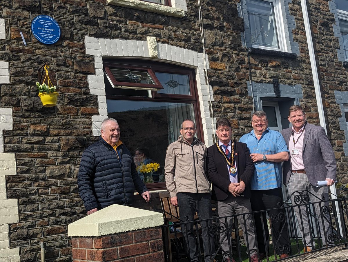 A Blue Plaque was recently unveiled in Pontygwaith to honour the only Cooper in the Rhondda Valleys, Mr Keith Gregory. Read Mr Gregory’s story and find out about the blue plaque scheme here orlo.uk/0jXai