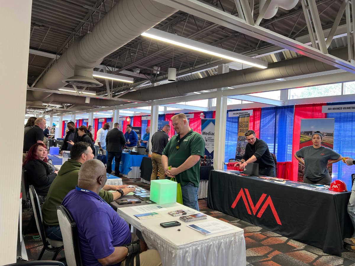 What an inspiring day at the @MNVeteran and @mndeed Minnesota Veterans Career Fair! Our MACV team loved every moment of connecting Veterans with phenomenal job opportunities. Here's to opening doors and creating brighter futures together! #EndVeteranHomelessness