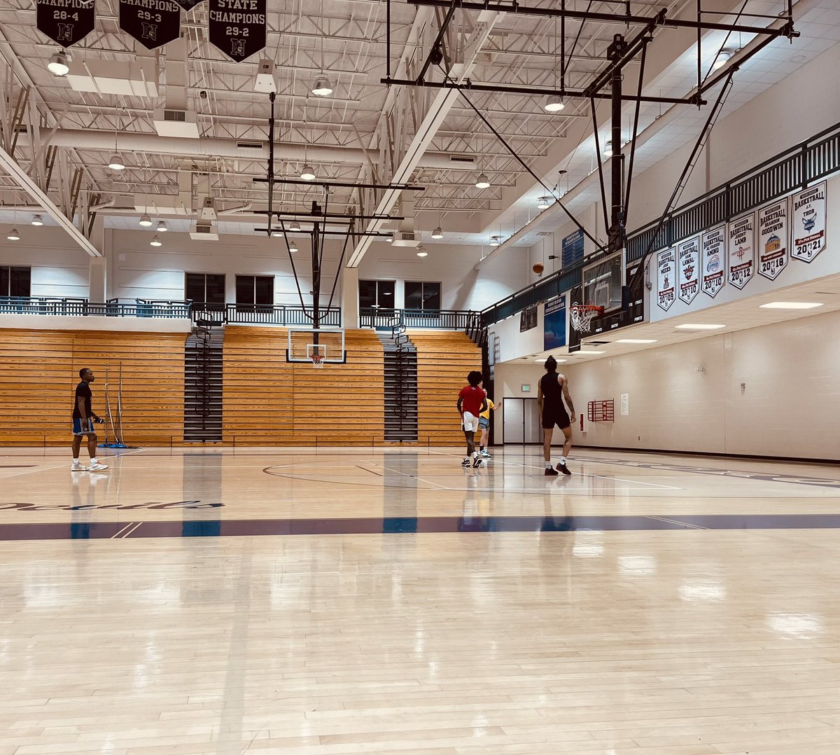 7:30-8:59pm elite time shooting drills. Shooting! People may not believe in you the way I do and it's fine. Just know 'last rep' means 50 more for that reason alone. ⭐️: @showtime_ki ⭐️: @DevinHutch2026 ⭐️: @PierceStrom