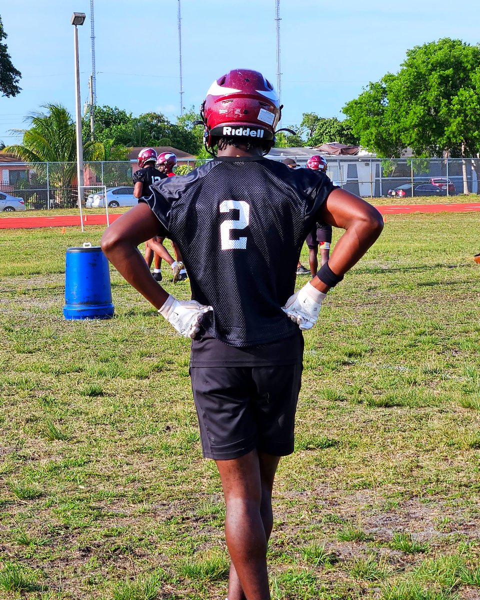 5starr_tre's tweet photo. Under the lights with the Vikes🤘🏿
When: today 6pm
Where: 19455 nw 12th Ave
@_MNVikings 
@larryblustein @JerryRecruiting @FootballHotbed @PrepRedzoneFL @JonSantucci @BenjaminRivals @fbscout_florida https://t.co/0RYFW0R9Xg