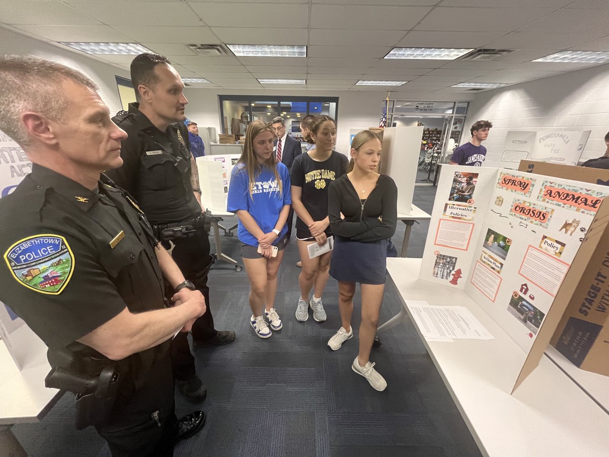 Inspired by Project Citizen and Law Day, EASD students tackled community issues head-on, crafting innovative solutions and engaging with leaders at all levels. Kudos to our creative thinkers! 

Full story and slideshow⬇️
tinyurl.com/2yc23ey4