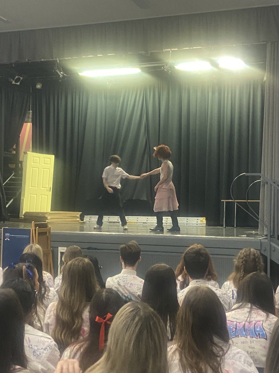 We then had some further musical items and a reprise of the house team dances from our Eisteddfod! (Plus a surprise blast from the past performance by Harri and Jack) 

@BOLHS_Cymraeg @BOLHS_Mus