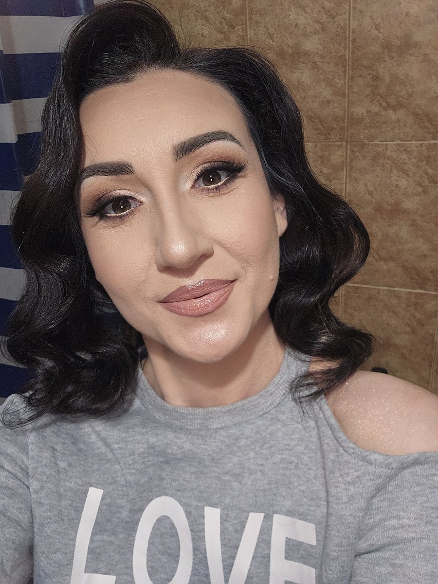 lillybayler's tweet photo. Marylin look 😁👀
@stripchat
#brunettebabe #sexy #gorgeous #makeup #makeuponpoint #smokeyeyesmakeup #plumpedlips https://t.co/JiGu8UjRML