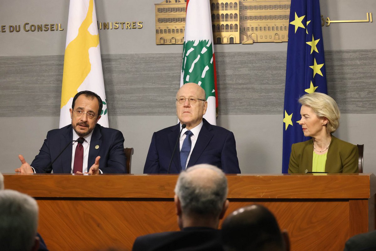 Ο Πρόεδρος της Δημοκρατίας @Christodulides συναντήθηκε με τον Πρωθυπουργό του Λιβάνου @Najib_Mikati και την Πρόεδρο της Ευρωπαϊκής Επιτροπής @vonderleyen στη Βηρυτό. 🔗 ow.ly/IamE50Rv1h3