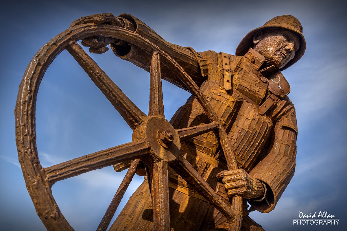 Ray Lonsdale's sculpture celebrating Seaham's RNLI volunteers who have answered the 'shout' down the years on the Co Durham coast in North East England... @RNLI @ThisisDurham @DurhamCoast @NorthEastTweets @EnglandCoastal @VisitEngland @VisitBritain