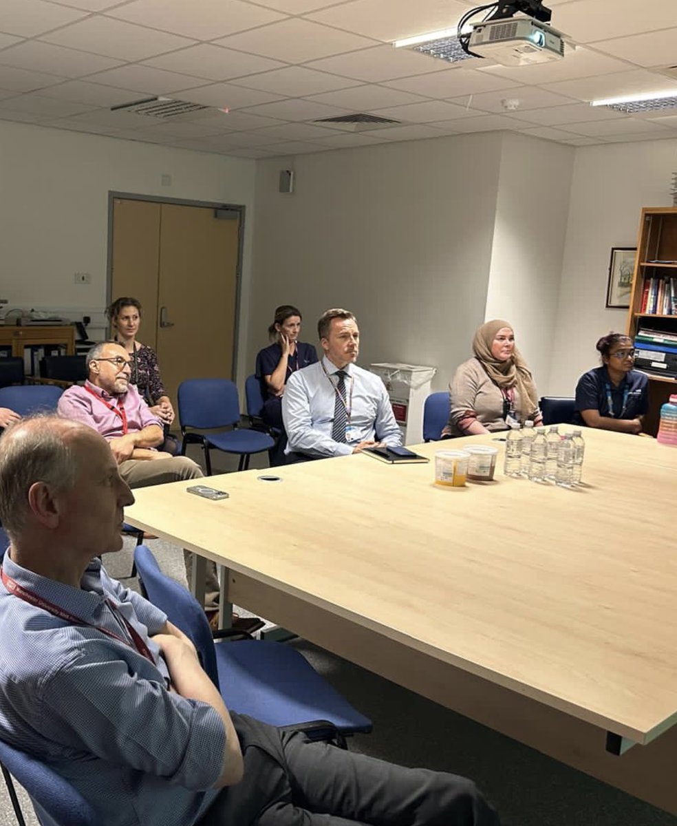 Delighted to welcome @MCubbonNHS to Manchester Vascular today and share all the fantastic work our team does locally, nationally and internationally #mftvascular #vascularsurgery #gmecvascularnetwork