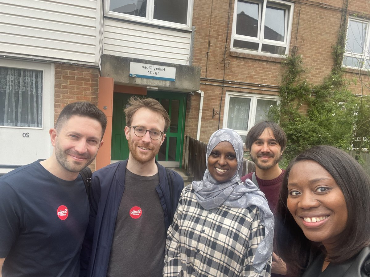 Team @PeckhamLabour have been out all day pounding the pavements & getting the vote out for @SadiqKhan @LabourMarina. Getting ready for the evening shift. Final push 💪🏾💪🏾