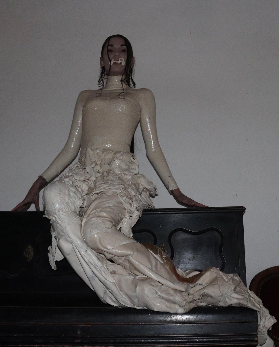 Italy, 2024

‘FENÔMENO’ Performance 

White Latex costumes by me