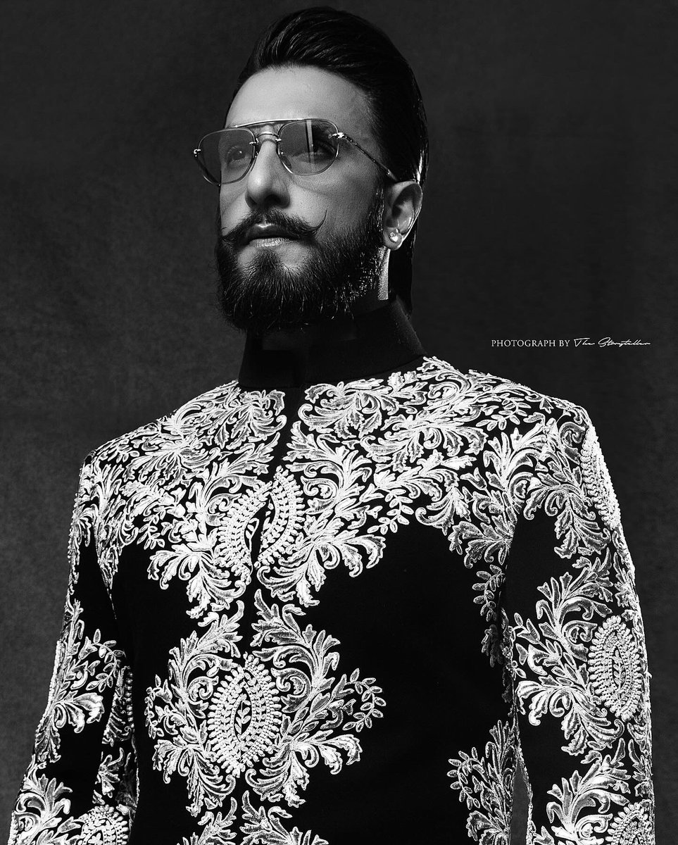 Make way for the KING @RanveerOfficial 🫡❤️ Love you Sir. What a pleasure capturing you. Your aura & energy is magical. Blessed 🙏🏼 hope to get a picture wit you next time 🤞🏼✨ Much love and respect!! Hope to do more crazy shoots with you ❤️🥂 and @ekalakhani I love you ❤️🤗