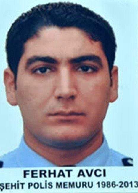 2 Mayıs 2013 yılında Şanlıurfa Akçakale sınır kapısında düzenlenen silahlı saldırıda şehit olan polis memuru Ferhat Avcı için şehadet senesinde şehidimize 1 Fatiha okuyalım. Mekanı cennet ruhu şad olsun..🇹🇷