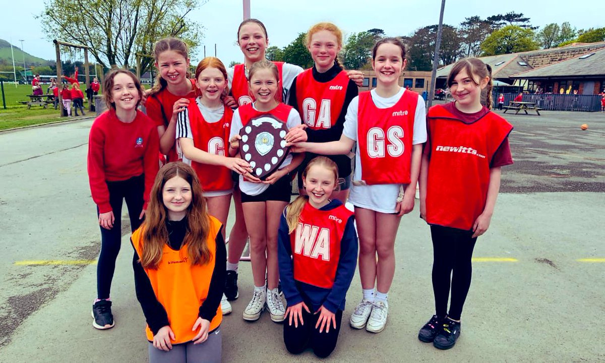 Diwrnod llwyddiannus i’r tîm pêl-droed a’r tîm pêl-rwyd wrth ddod i’r brig yn nhwrnamaint ysgolion Cylch Aberystwyth heddiw! 🏆🏆

Roedd hi’n hyfryd hefyd i dreulio amser yng nghwmni ein ffrindiau o ysgolion eraill y Cylch ☺️ Diolch i bawb am drefnu