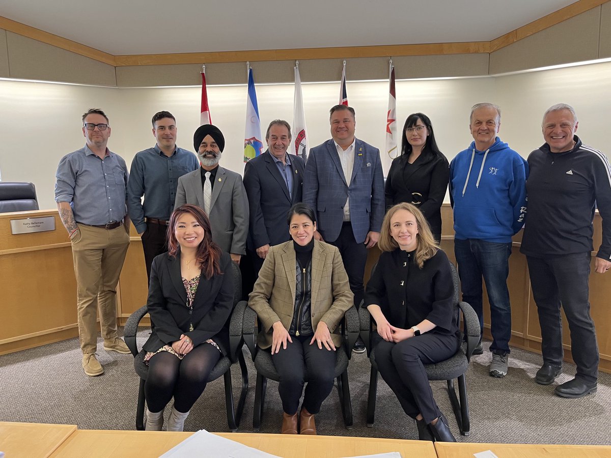 Important meetings this morning at Dauphin City Hall with Mayor Bosiak, Dauphin area Newcomer resettlement services & leadership from the Northgate Trails development project. Looking forward to helping grow the Parkland #mbpoli