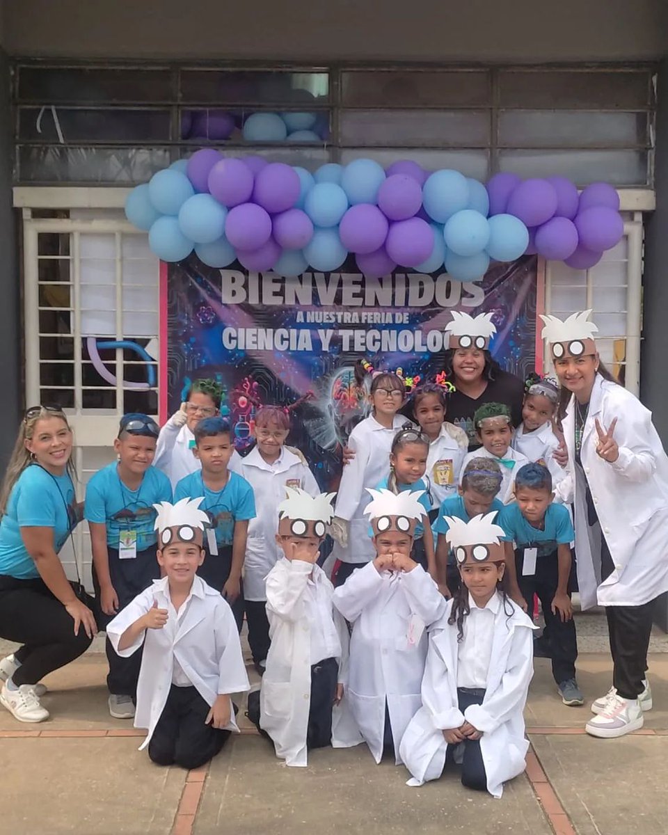 #2May
#PrensaMincyt @mincyt_VE
“Caravana de la Química: ventana de oportunidades científicas para niños y niñas”
Ver nota completa 👉🏽  n9.cl/wzlp4
#BidenLevantaLasSancionesYa #Infocentro #CienciaParaLaVida #Carabobo 
@brigadasCHCH @InfocentroOce @enunclicvlc