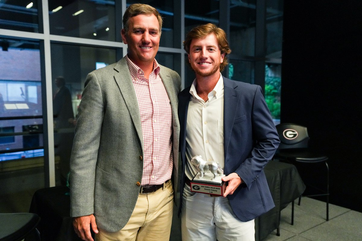 It was an incredible night at the Men's Golf Awards Banquet on Tuesday! Thank you to the UGA Tee Off Club for coming out and helping to put on such an incredible event 👏 #AGNB ⛳️ #GoDawgs