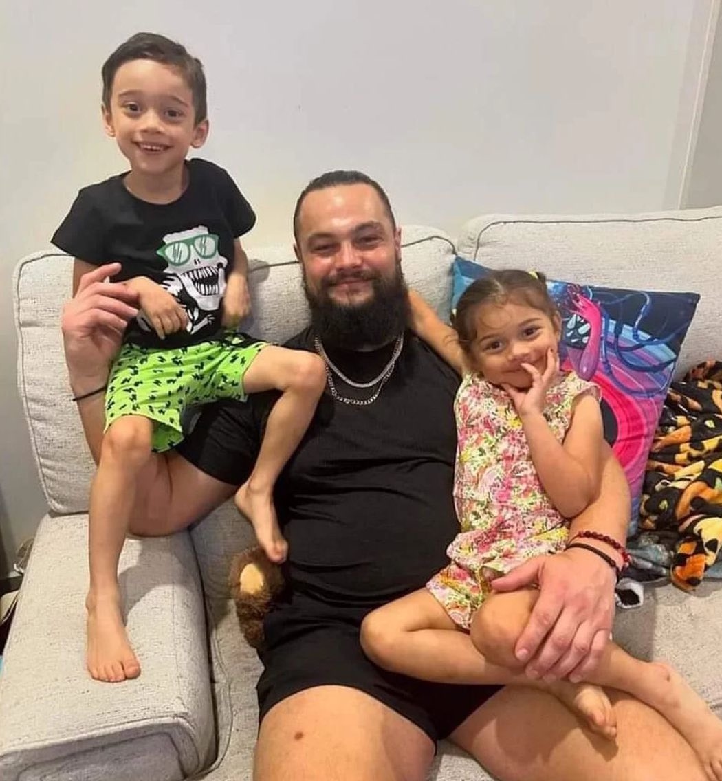 Recent photo of Bo Dallas hanging out with Bray Wyatt’s children ❤️

We wish nothing but happiness for the Rotunda family.