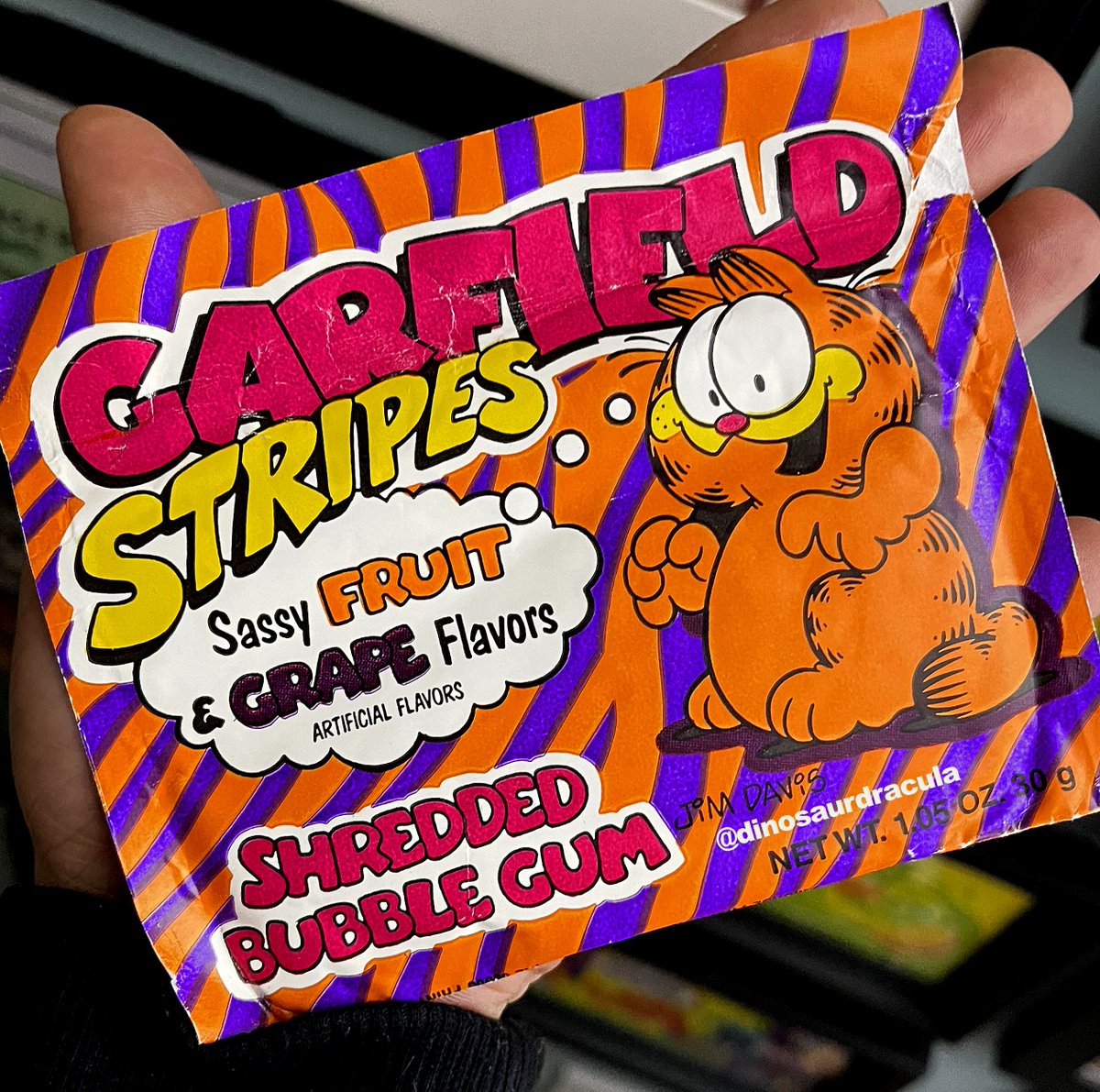 Garfield Stripes shredded gum, from 1989. Package looks like a pair of Zubaz. Note how we've also separated grapes from the (sassy) fruit family. A++.