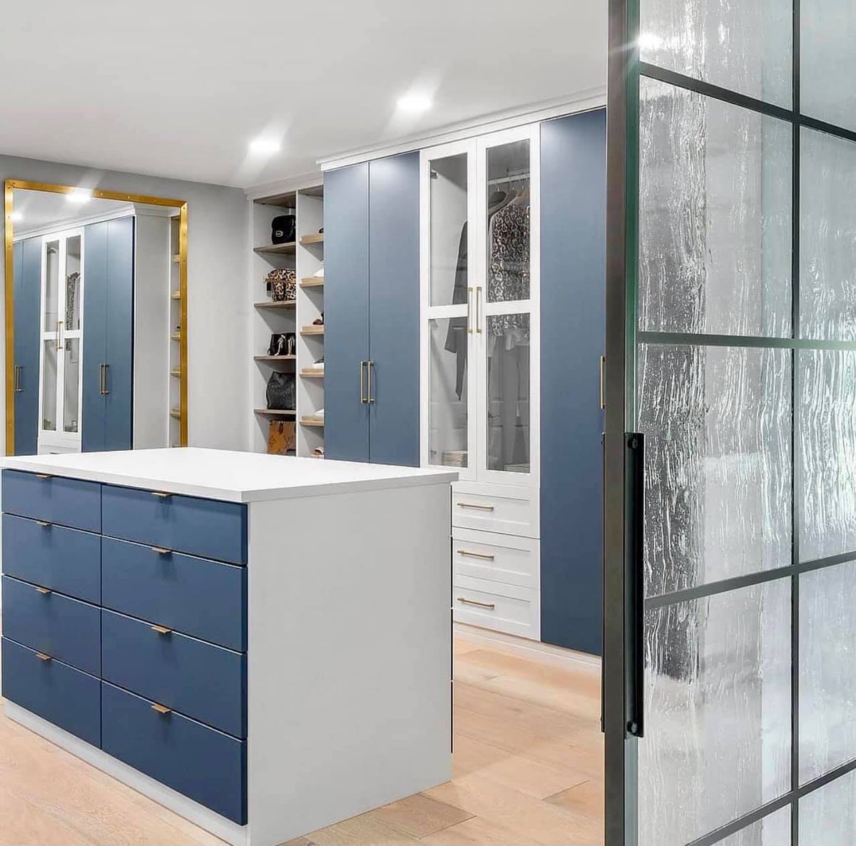 Start and end your day with a functional space! Give us a call at 913-888-1199 to schedule your complimentary design consultation. #organizedhome