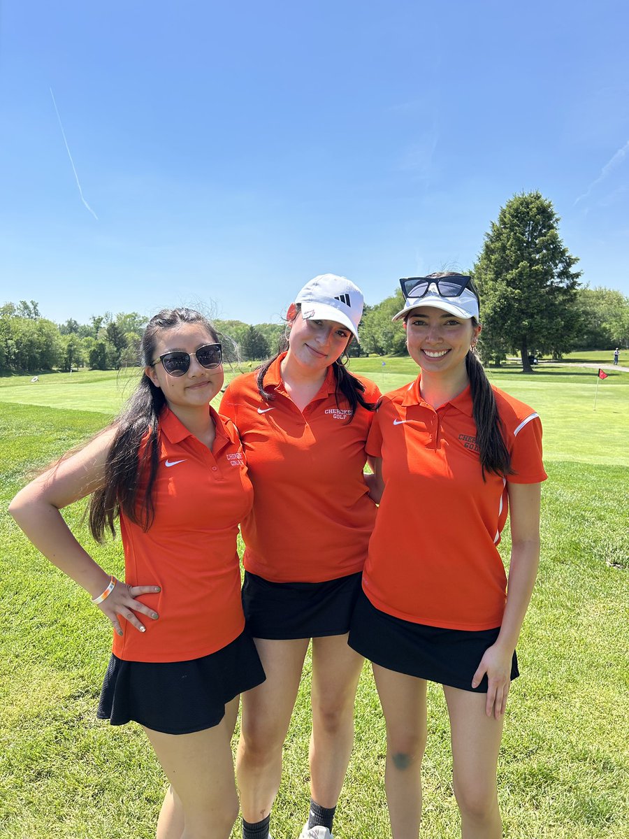 Annika Shukdinas, Maya Krijt and Maia Wang put together 18 at the Carl Arena today….way to go girls!