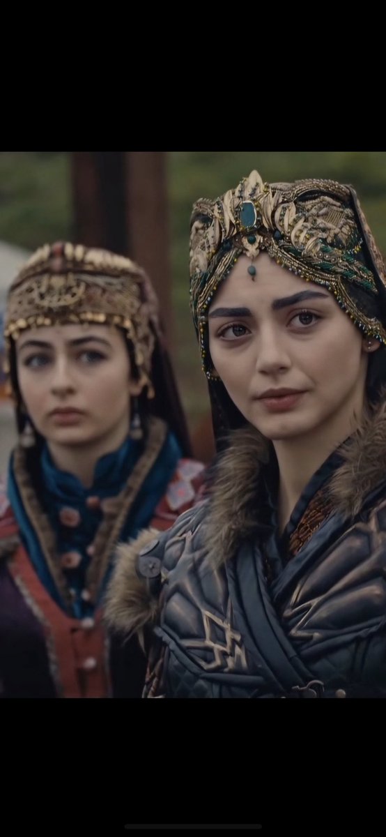 #BurakÖzçivit #ÖzgeTörer 
   #KuruluşOsman 
#OsBal

 the beauty of kurulsosman they lookalike sisters
