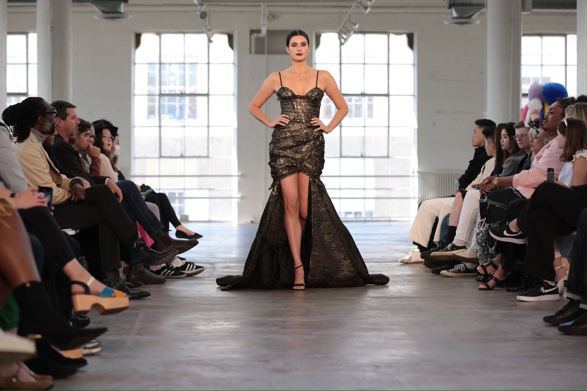 SentryxHQ's tweet image. FIDM DEBUT 2024 Collections 📸 In PHOTOS ➡️ Designer &amp;amp; @FIDM Advanced Fashion Design Program graduate Susan Cortes ⭐️ Collection: “Shadows Behind Joy”
📸: @_abimages @alexberliner #fidmdebut