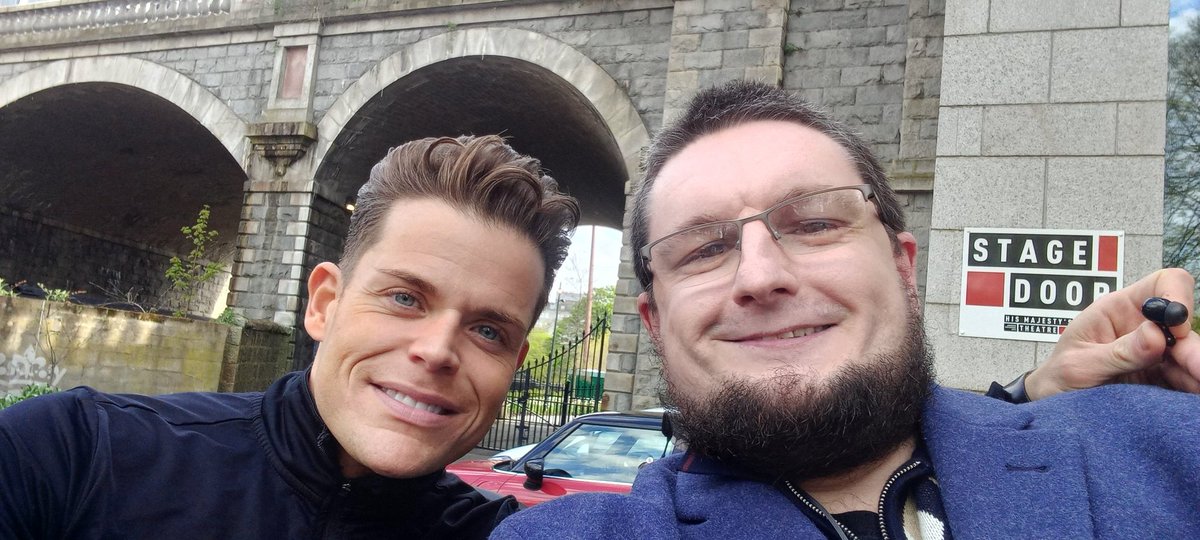 Thank you very much to Giovanni Spano for his time, and selfie, after today's @SoLuckyMusical at @APAWhatsOn. Third time seeing this man at The Granite City's flagship auditorium and he never fails to entertain. #HisMajestysTheatre #IShouldBeSoLucky #GiovanniSpano #Aberdeen