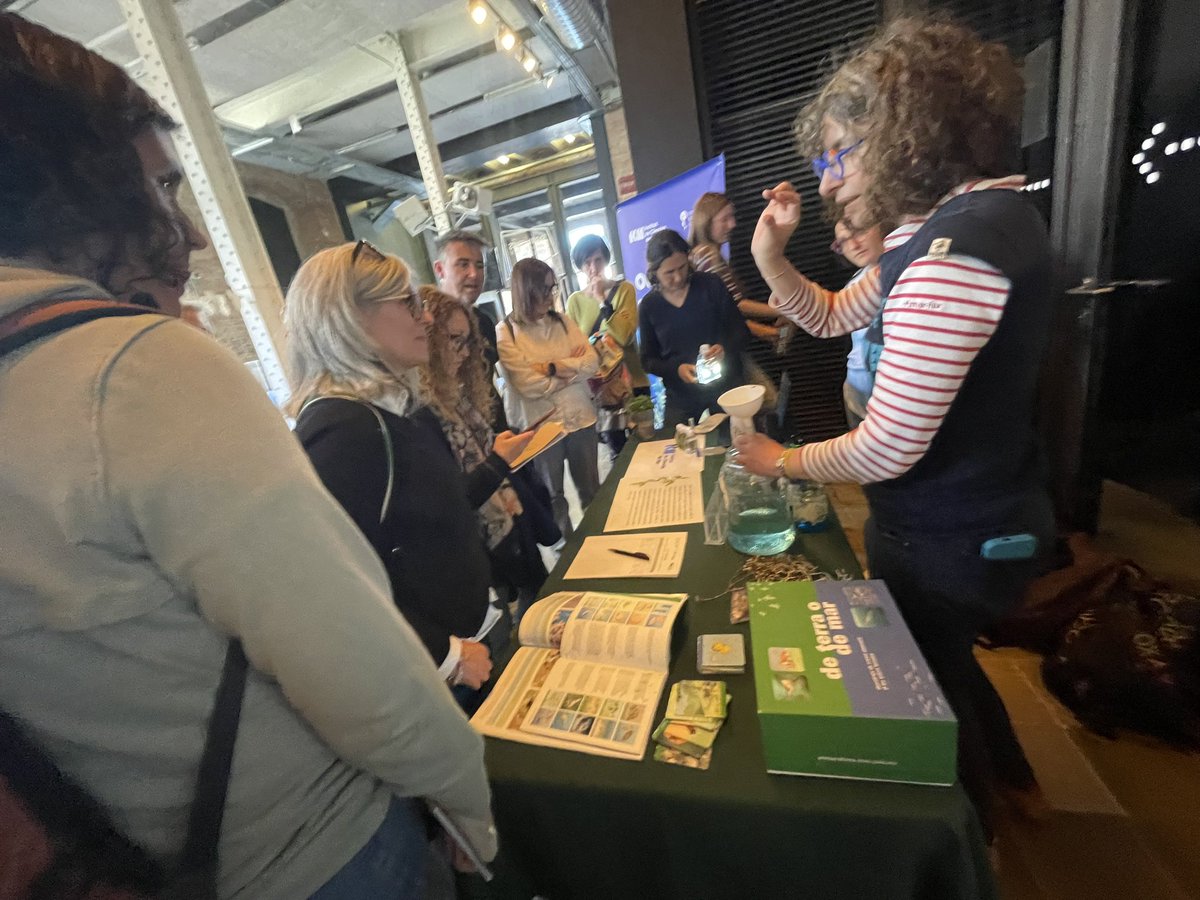 JoanCuevas's tweet image. Avui acte del #programafaig. 150 centres entomant reptes emergents: com abordarem l’allargament de l’esperança de vida? Com podem generar ciutats més igualitàries? Com afrontarem la diversitat? Com podem fer una societat lliure de carboni i de més proximitat?