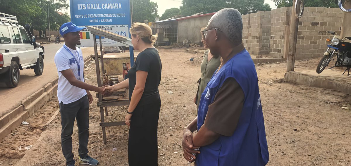 Madame Jolita Pons, Ambassadeur de l’Union européenne en Guinée @UEenguinee, visite Kankan! Rencontre avec l'Unité Technique Régionale et le Comité de suivi de Proximité pour discuter collaborations et observer les projets de réintégration des migrants de retour. @GouvGN 🇪🇺🇬🇳