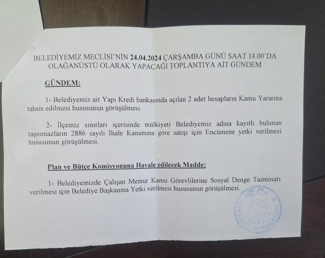 Sn. Mehmet Begit;
Başta Bayrak, Atatürk posteri ve sn. Cumhurbaşkanı'nın fotoğrafnın asılmadığını gerekçe göstererek seçildiğiniz Dem partisiden istifa ettiğinizi beyan ettiniz.

İstifa etmenizin aşağıdaki belgelerle bir ilgisi var mı.?

Birecik ilçesinin tüm belediye