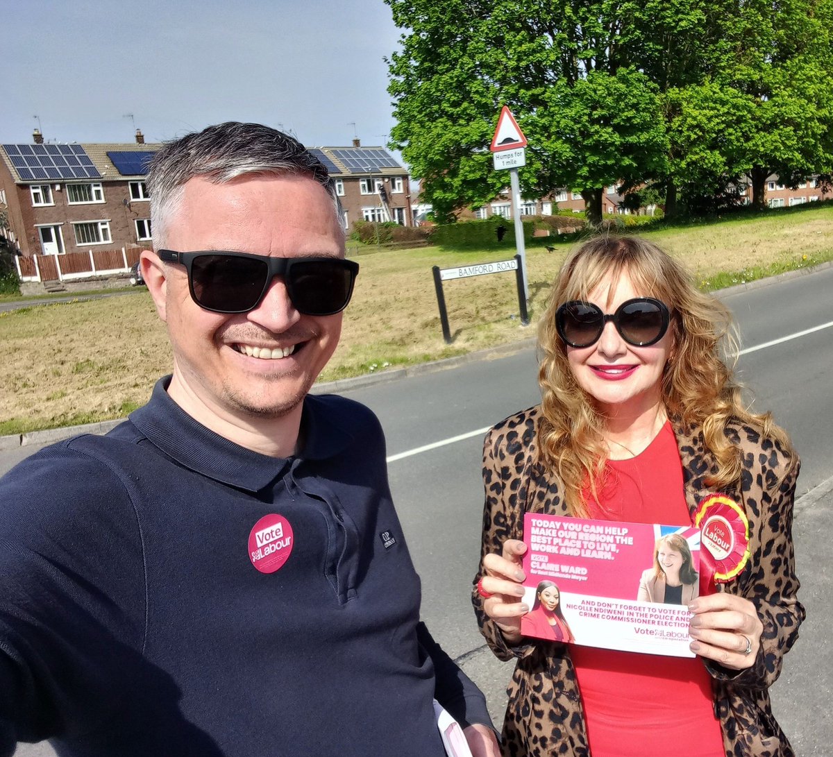 Canvassing in sunny Inkersall just now for @ClaireWard4EM and @NicolleNdiweni with Borough Cllr. @AllanOgle. Masses of support on the doorstep for #Labour - if you haven't done so yet, get out and vote for Claire and Nicolle - change is coming and not a minute too soon.