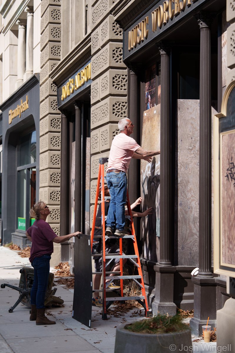 Crazy attention to detail in today's set dressing for The Walking Dead: Dead City filming in Worcester, MA!

#TheWalkingDead #deadcity #worcester #AMC #worcesterma #walkingdead #TWDDeadCity