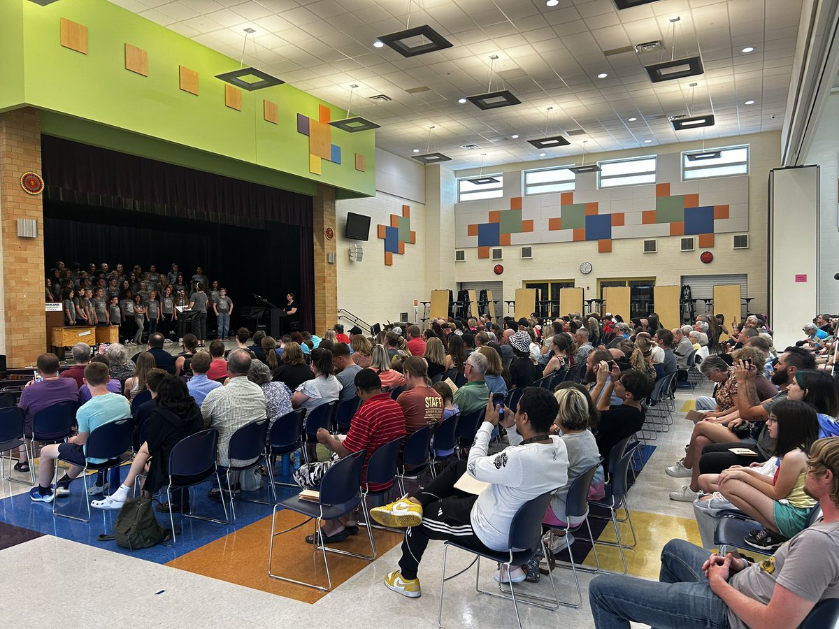 Full house tonight for Highland’s Spring choir concert! <a href="/Hamilton_HLE/">Highland Elementary</a> @HLMusicians <a href="/RyanBrittonEdu/">Ryan Britton</a>