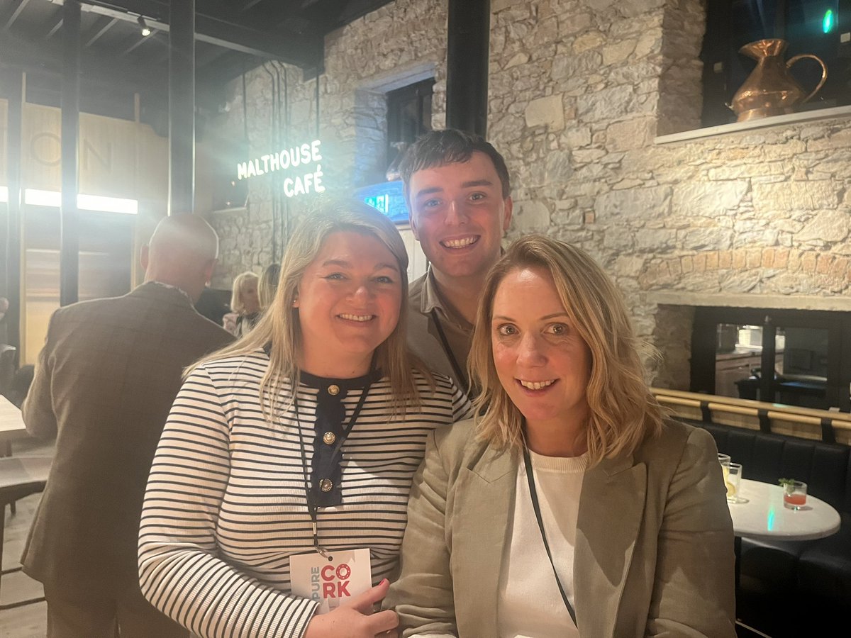 Great to catch up with the wonderful @ais_odriscoll and @IsMiseJackOwens this evening at #midletondistillery with @VisitCork_ie @Conference_Cork #Purecork