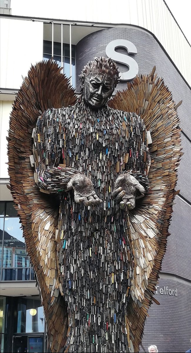 #bbcqt this is the Knife Angel. It's made up of seized knifes.