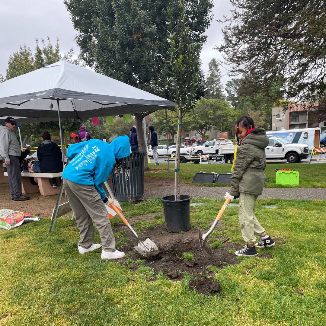 🌳 Keep America Beautiful Day is back on! Join us Saturday, June 8, at the Campbell Community Center Sports Field for a day full of fun aimed at beautifying Campbell! Registration has been extended to 40 volunteers, so don't wait to sign up today at campbellca.gov/598/Keep-Ameri…