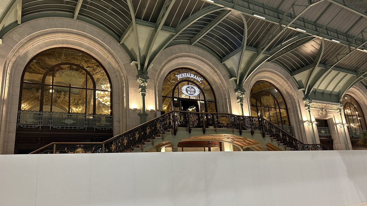 📍 Gare de Lyon What better way to spend the long weekend than continue with my Interrail? Paris is my hub of choice for tonight, before heading to the next country first thing in the morning… 😴