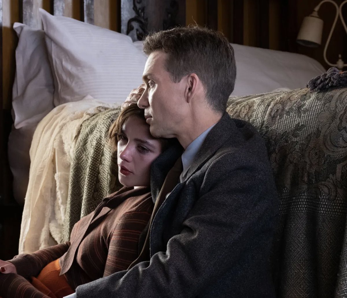 DiscussingFilm's tweet image. Sex and nudity in movies has decreased by almost 40%

Movies with no sexual content has increased from 20% per year to 50%

(Source: economist.com/culture/2024/0…)