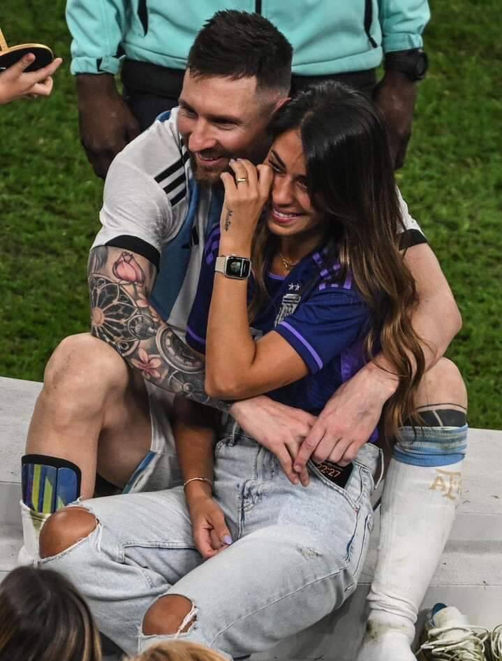 “The Kings of Football with their Queens

RONALDO          &amp;            MESSI