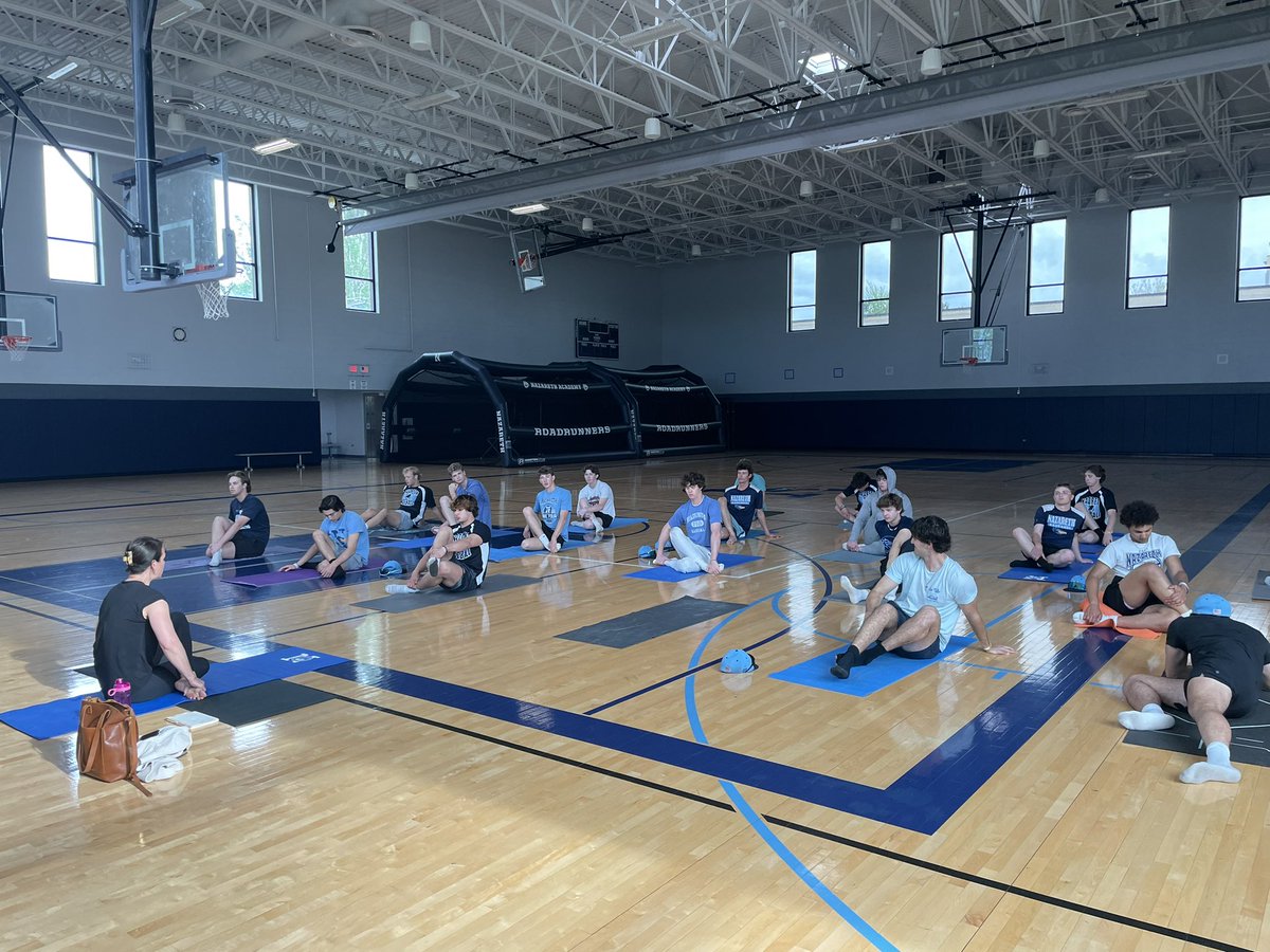 Short practice and a Yoga day thanks to Ms. Gerdes! #SHG