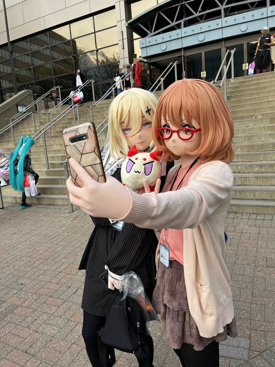 This past weekend was my first time going to CPあC and I had such a wonderful time meeting new people and hanging out with friends. 💖 I remembered to snap a pic with @LyraSolstice in front, at the last second. #castlepointanime 📷 #2: @SoftnessMonster #kigurumi #着ぐるみ